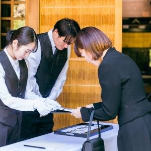 覚えておきたい弔事の場でのマナー！ご遺族の方へのNGな声がけ3選