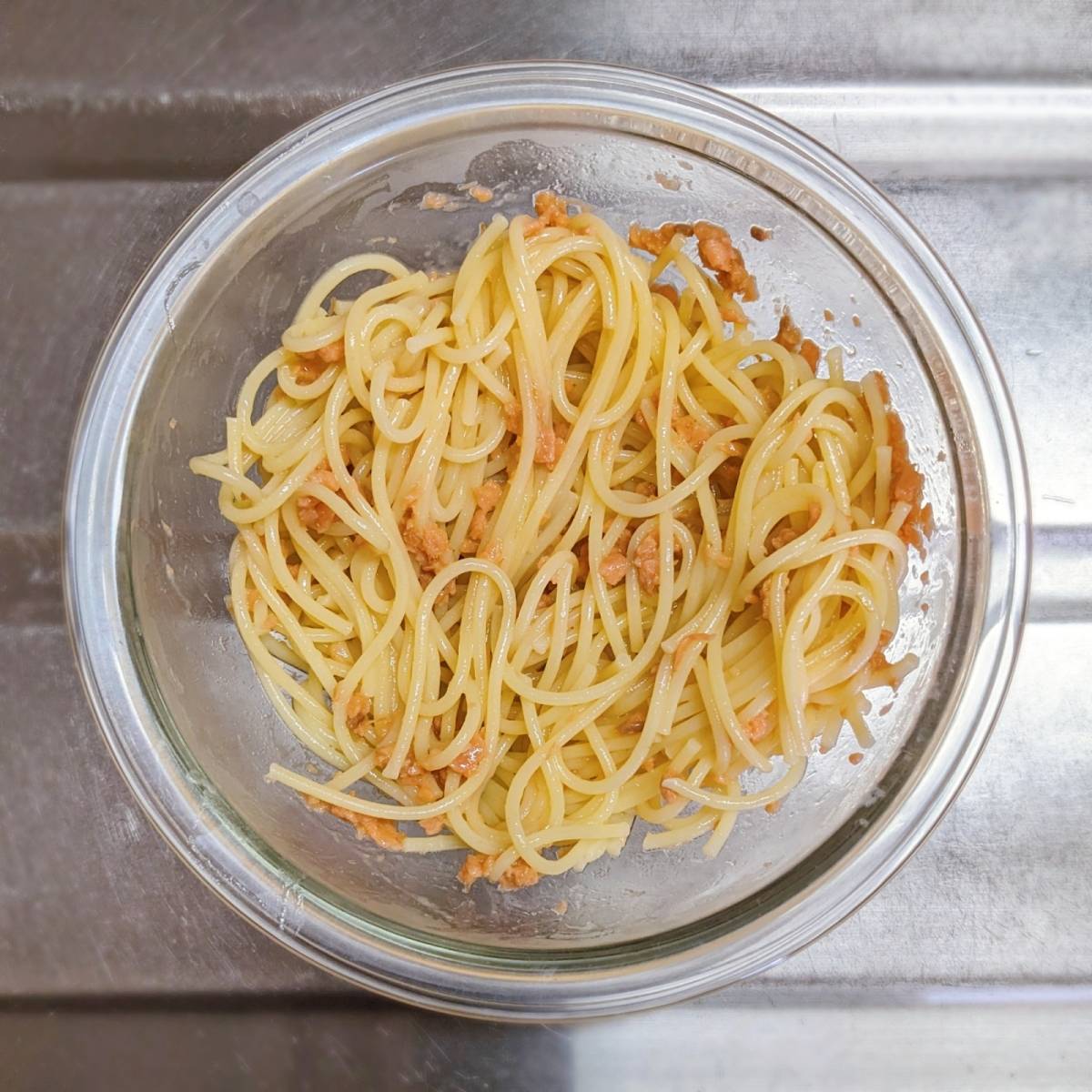 マ・マー公式の「鮭バターパスタ」のレシピ