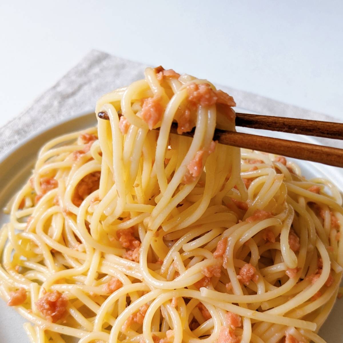 マ・マー公式の「鮭バターパスタ」のレシピ