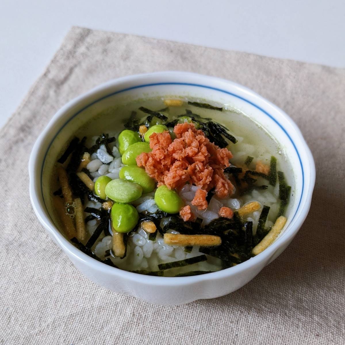 永谷園公式の「ほぐし焼鮭と枝豆のお茶づけ 〜めざまし茶づけ〜」のレシピ