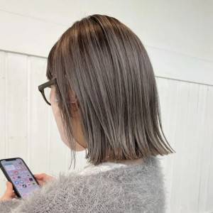 白髪が目立たない！40代がマネすべきヘアカラー5選〜2025年晩夏〜