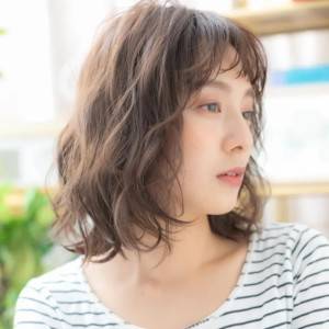 白髪が際立たない！40代のための若見えヘアカラー5選〜2025晩夏〜