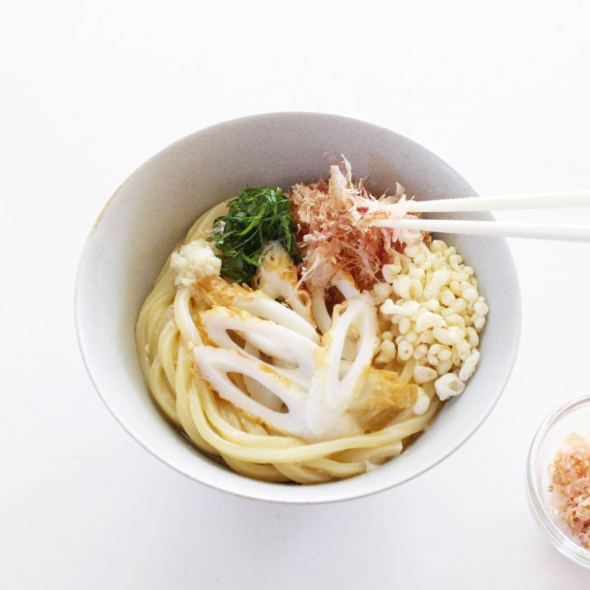 ニッスイ公式の「かま玉活ちくわうどん」のレシピ