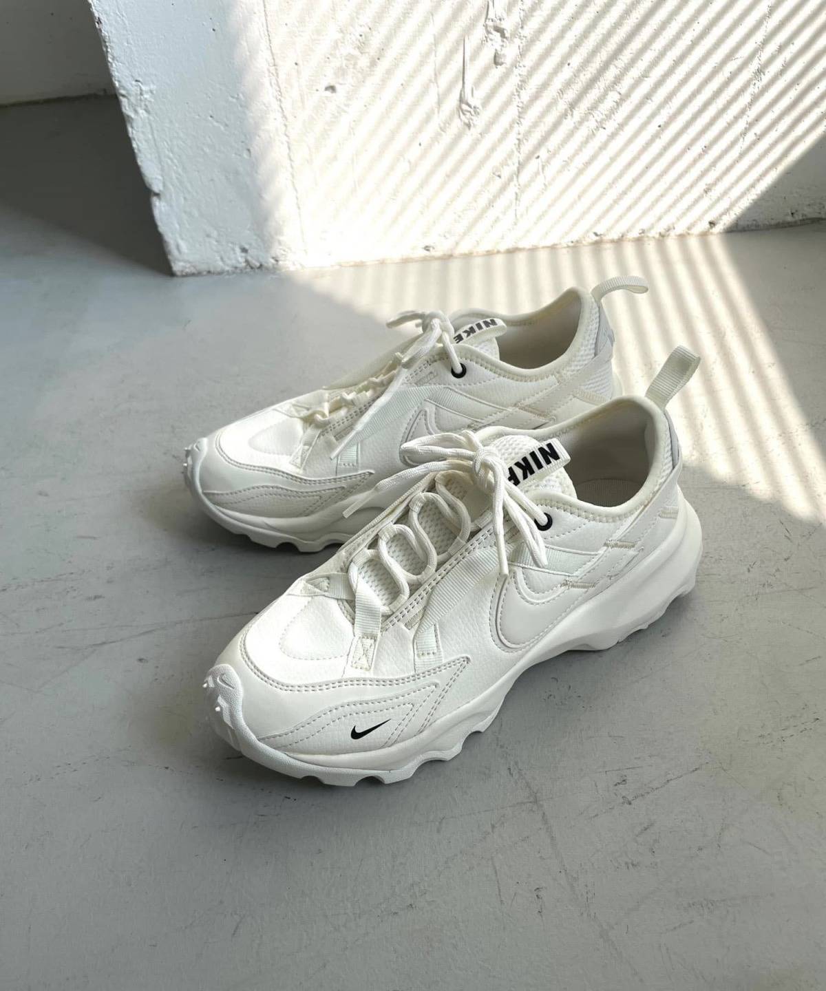 NIKE TC7900