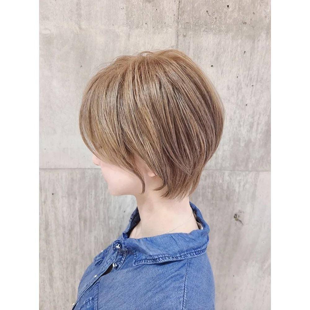 明るめミルクティベージュ
