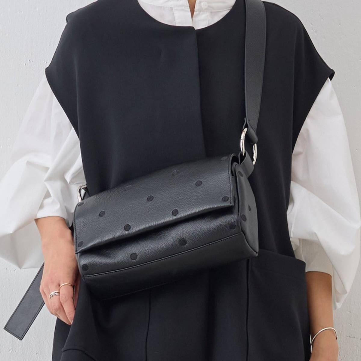 BEARDSLEY NEWボディバッグ
