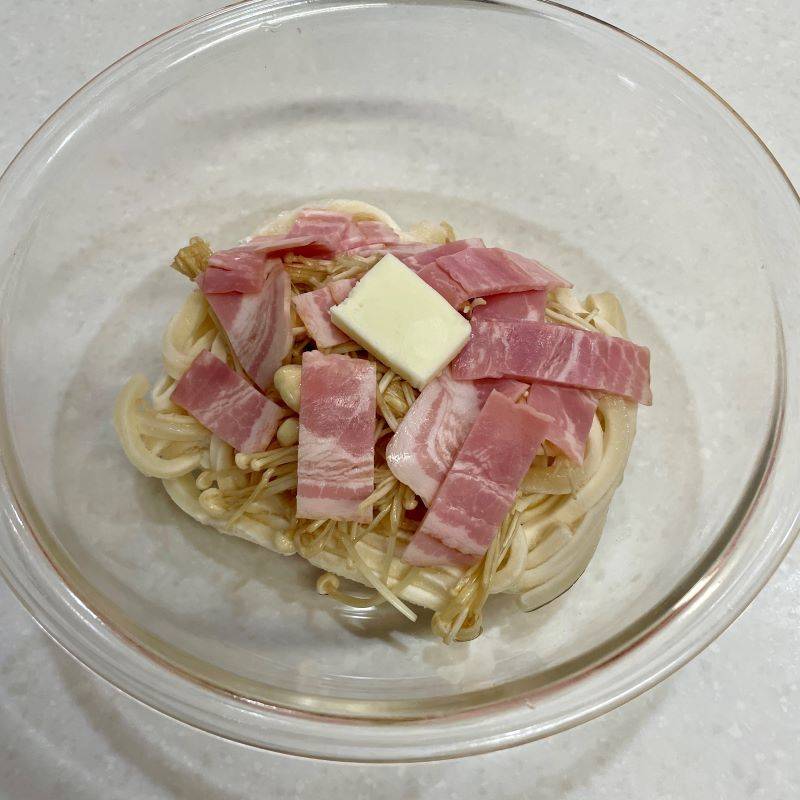 テーブルマーク公式の「えのきバターうどん」のレシピ