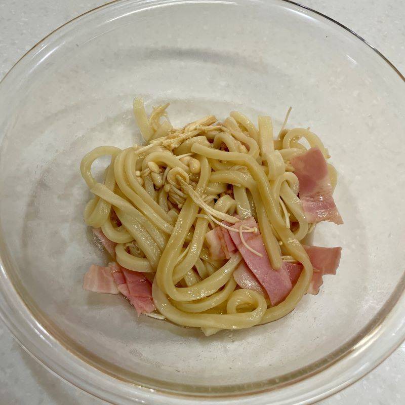 テーブルマーク公式の「えのきバターうどん」のレシピ