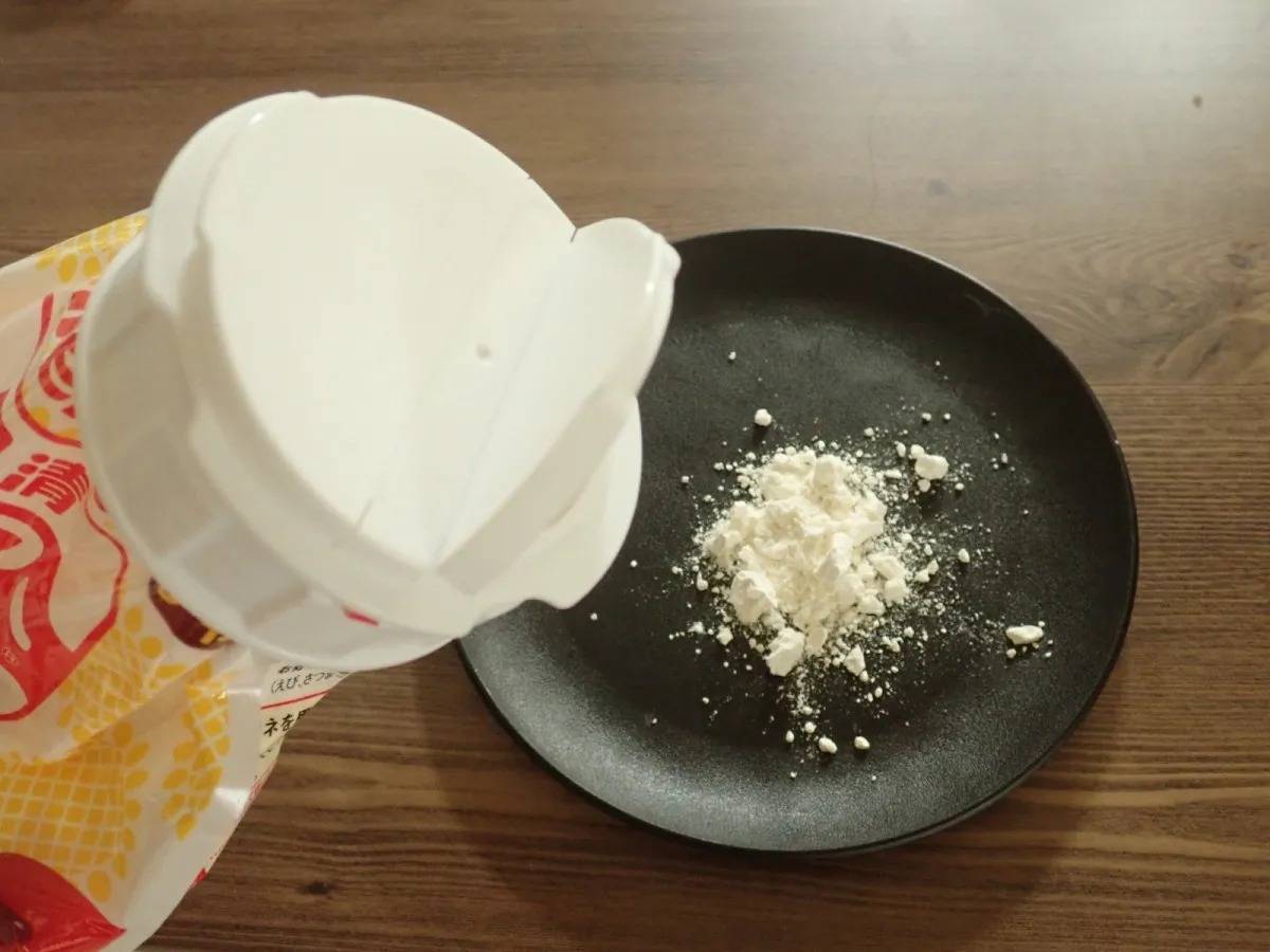 DAISO(ダイソー):粉もの袋キャップ