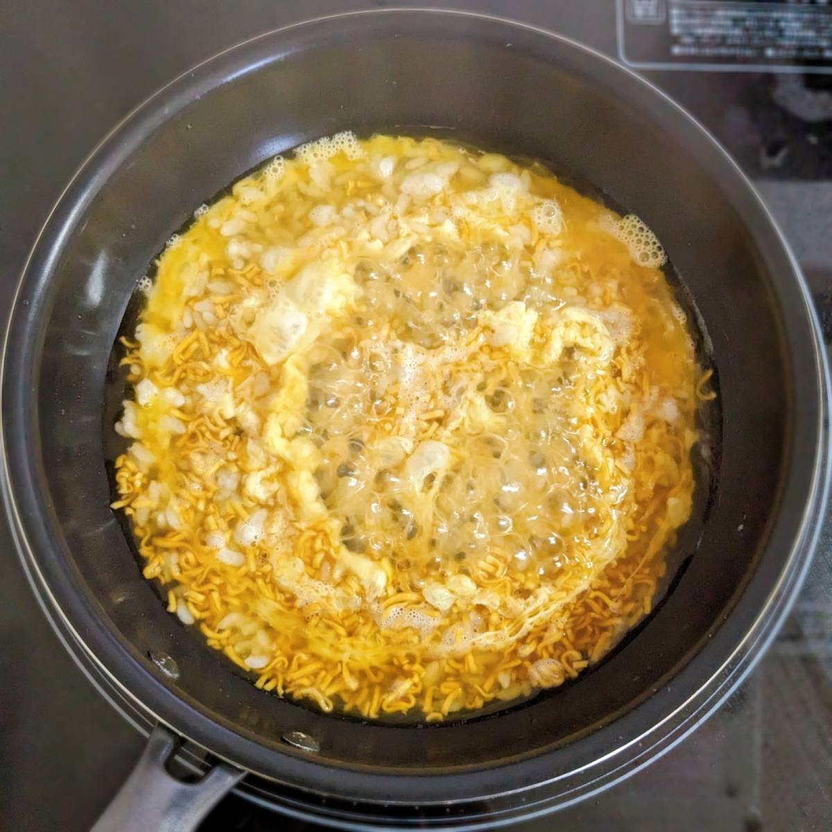 チキンラーメン公式の「神速！チキンラーメン雑炊」のレシピ