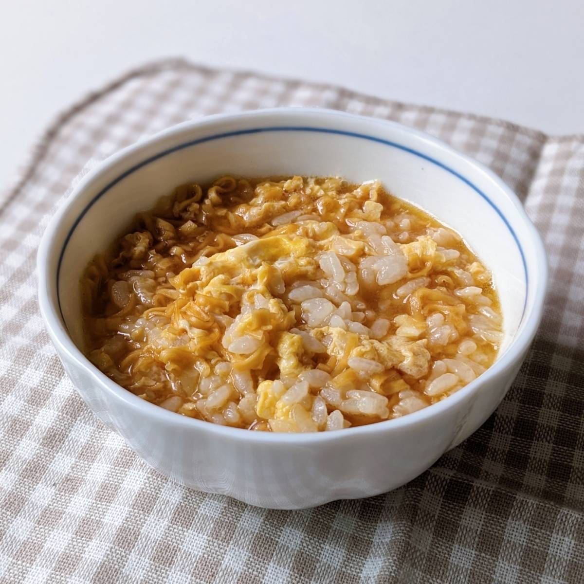 チキンラーメン公式の「神速！チキンラーメン雑炊」のレシピ
