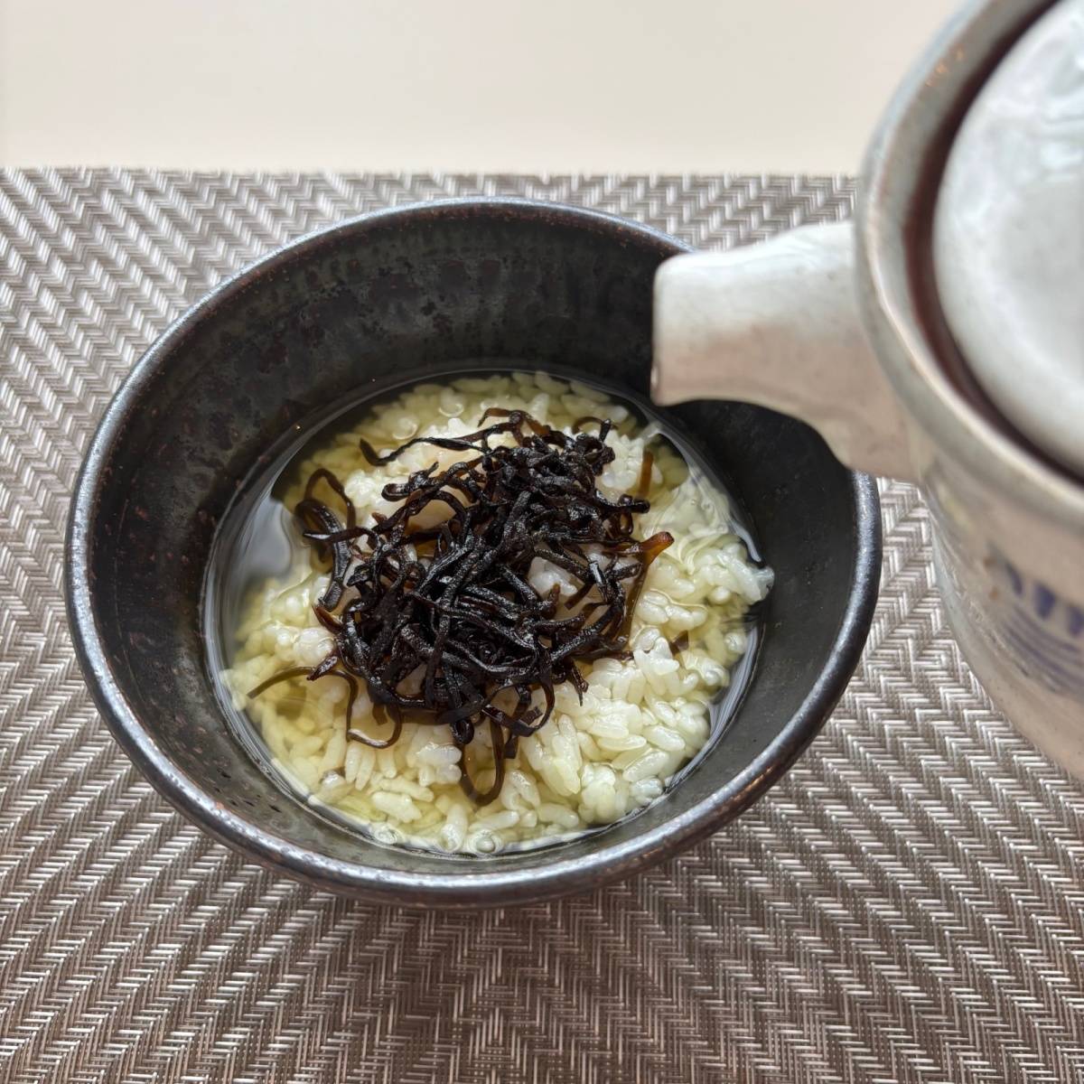 くらこん公式の「塩こんぶ茶漬け」のレシピ