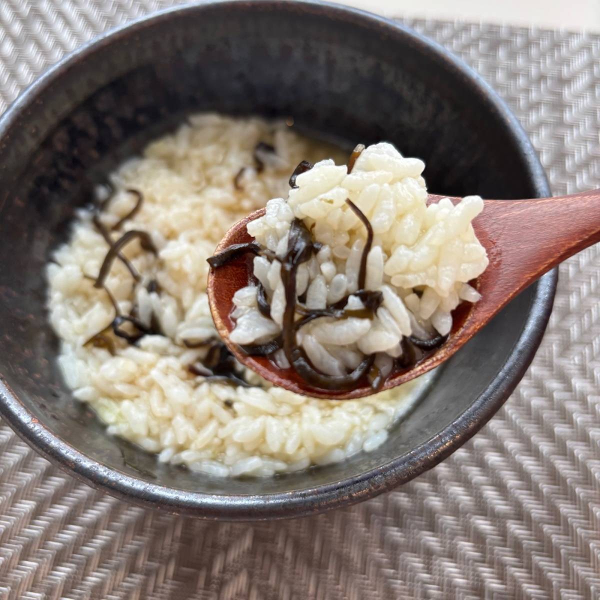 くらこん公式の「塩こんぶ茶漬け」のレシピ