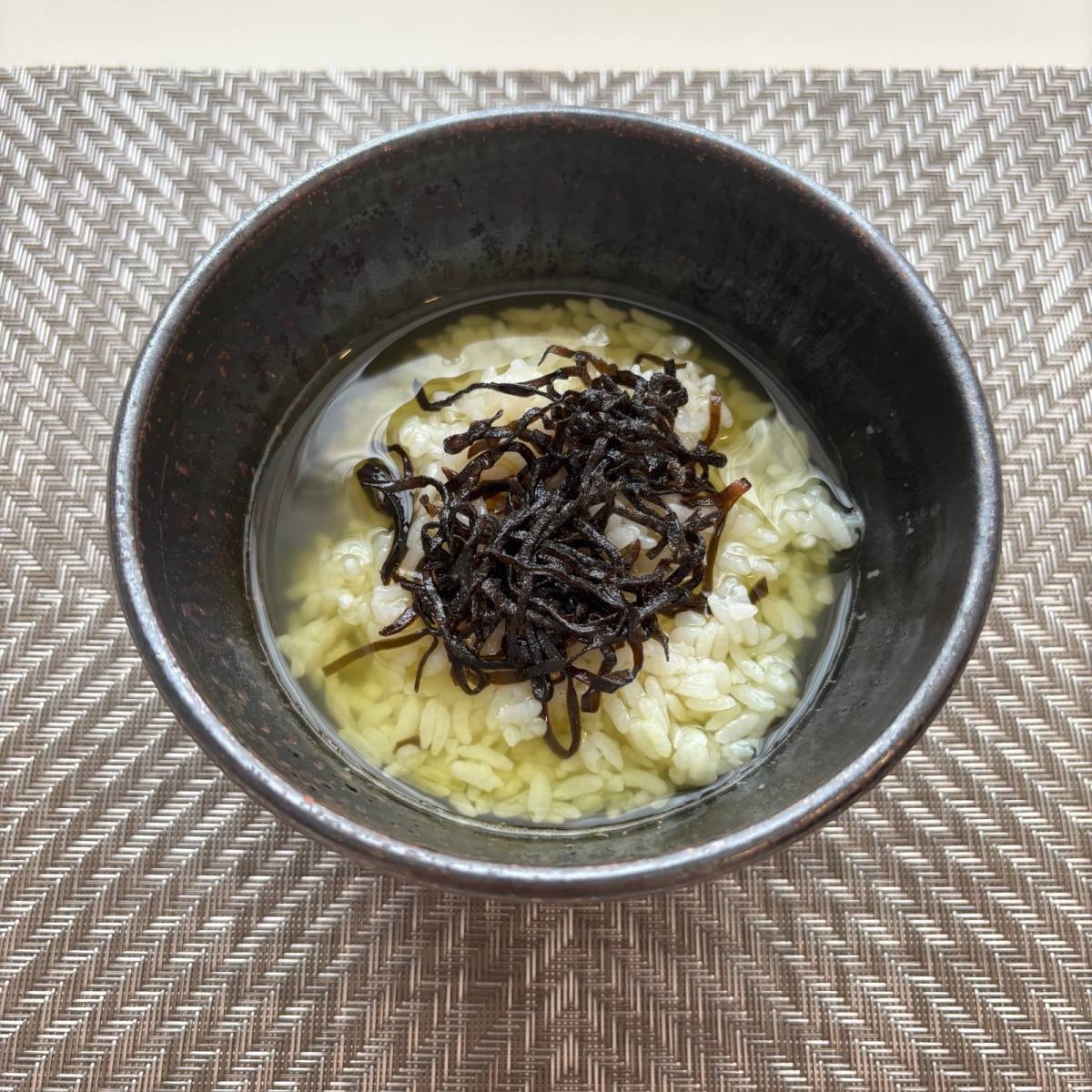 くらこん公式の「塩こんぶ茶漬け」のレシピ