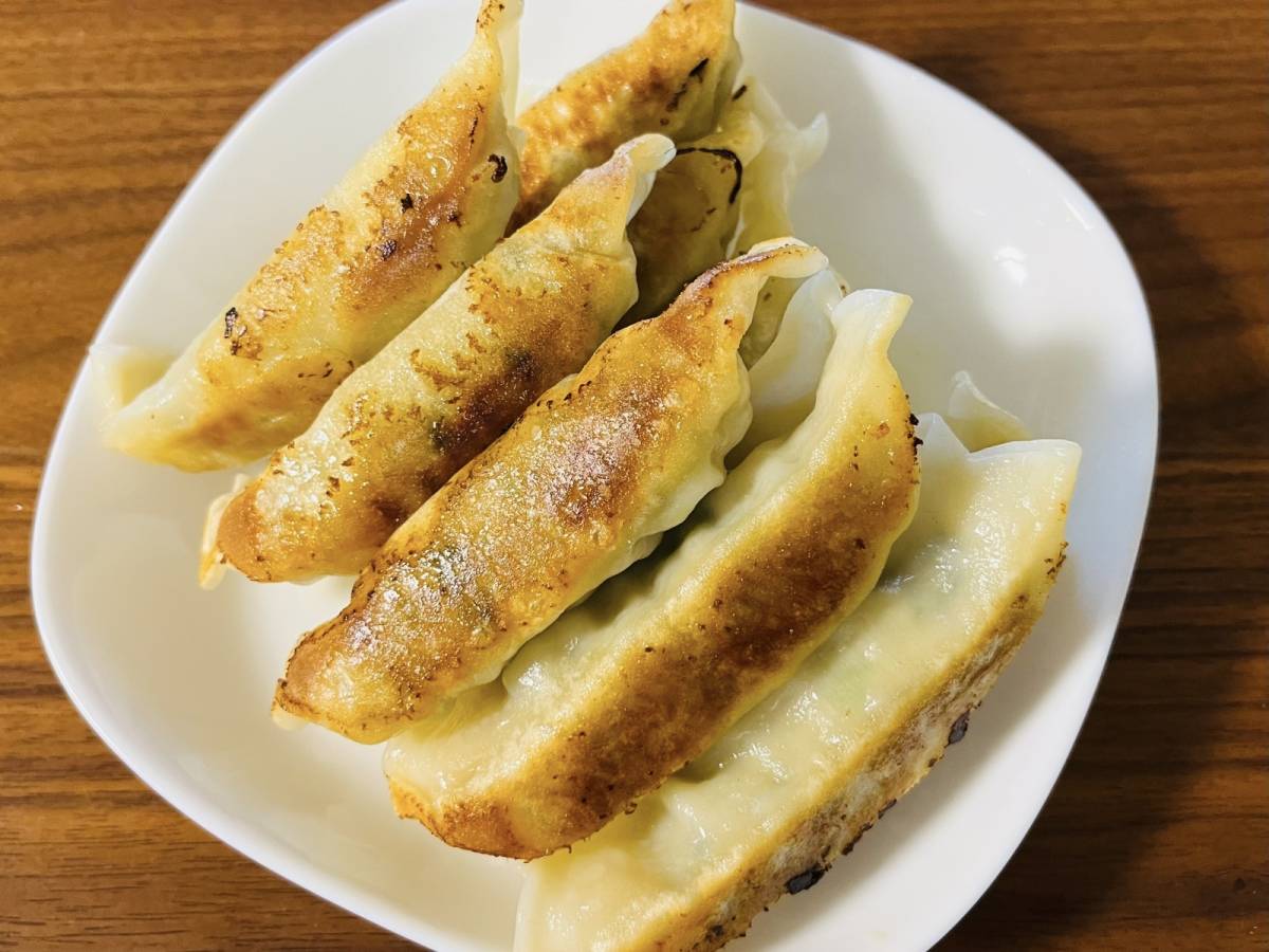旨みたっぷりな巨大餃子