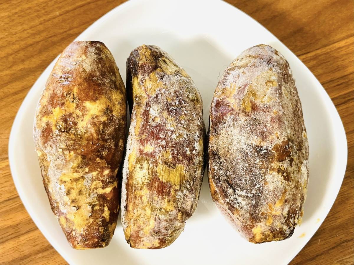 太めの焼き芋が3本入り
