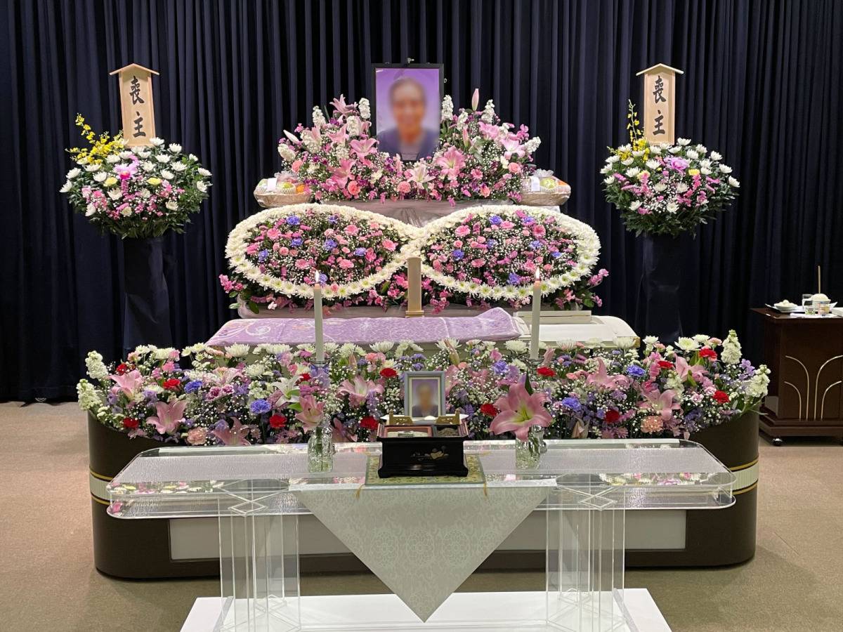 【今さら聞けない】家族葬・直葬・一般葬の違い