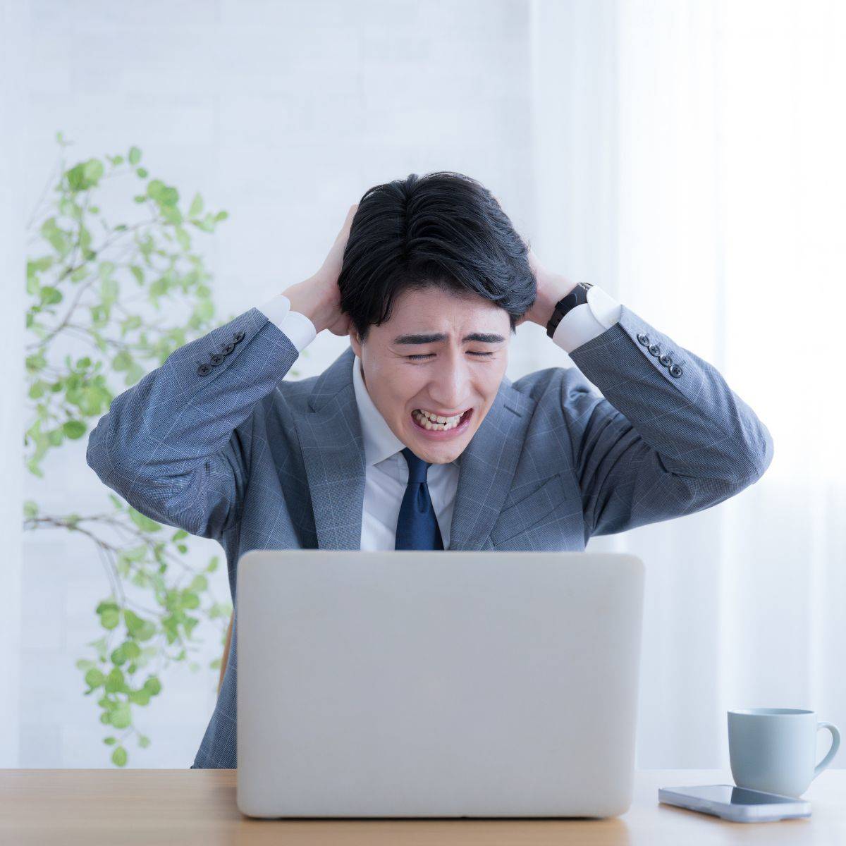 困っている男性