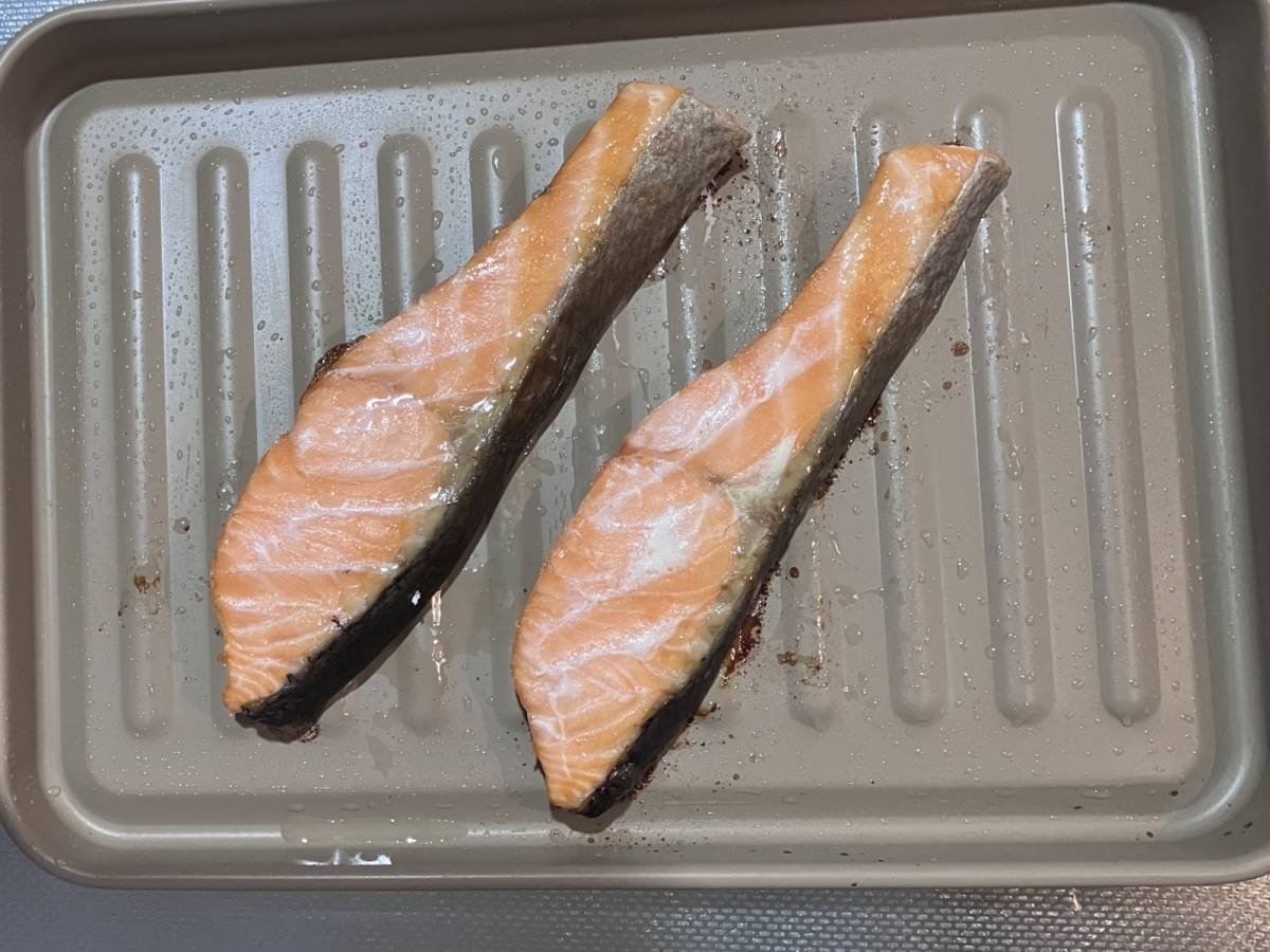 グリルプレートで焼いた鮭