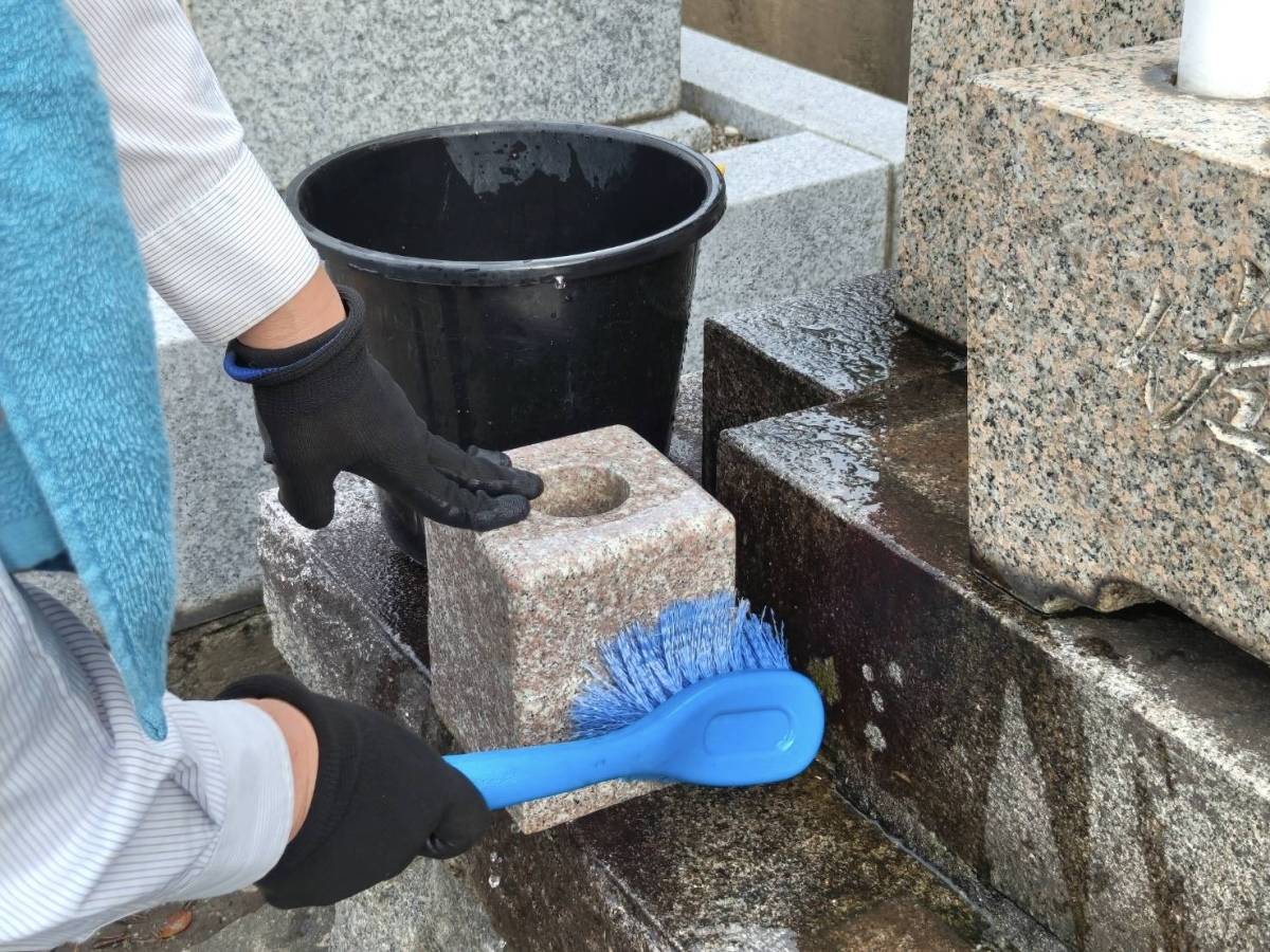 【お彼岸】お墓参りの基本の順序