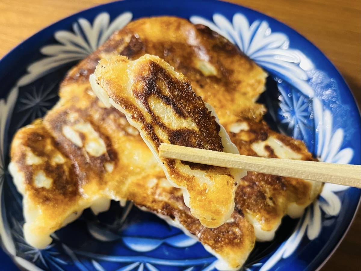 皮のパリパリ食感＆餡のにんにく風味が◎