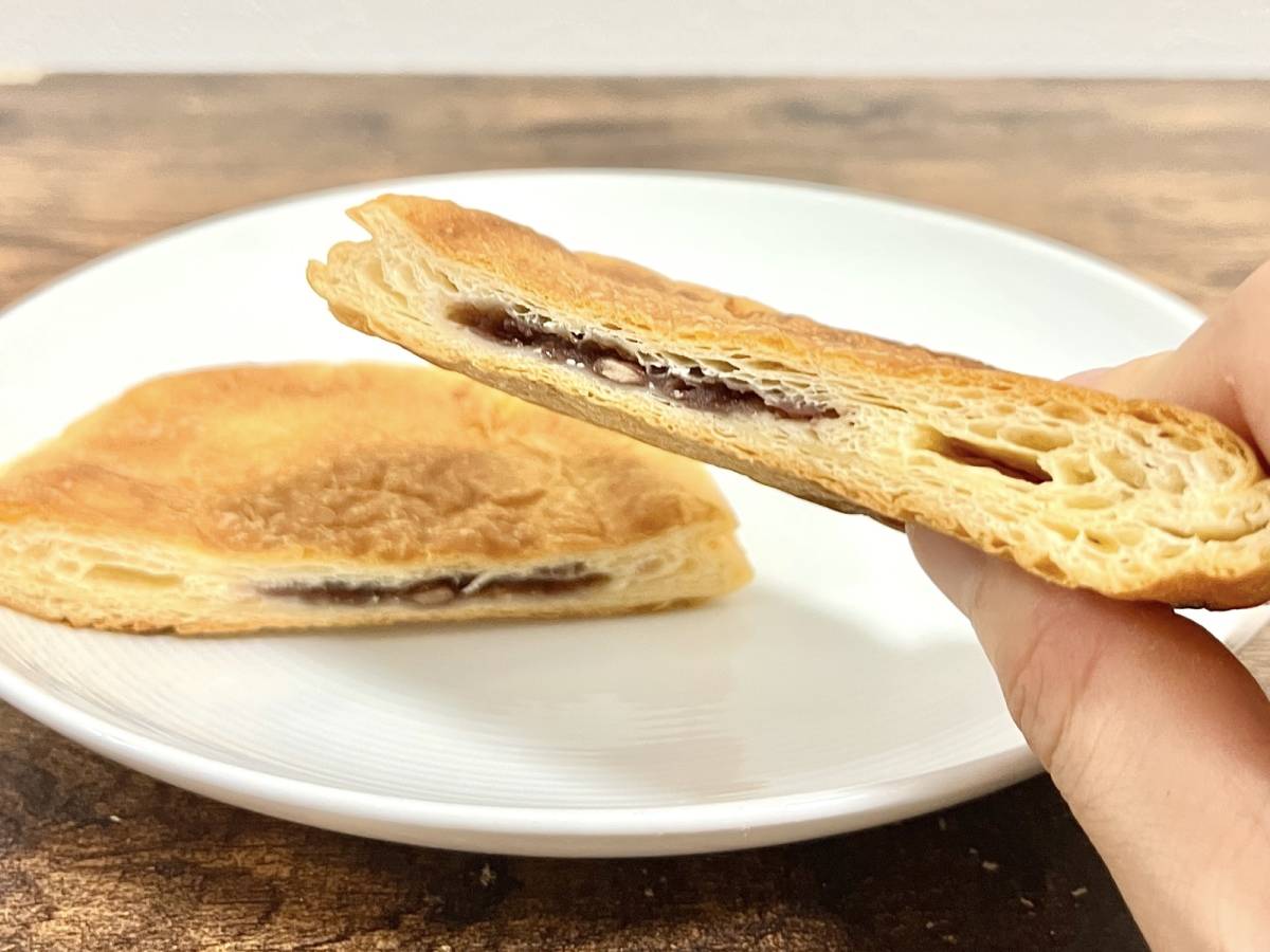 香ばしいデニッシュと優しい甘さのつぶあんが相性抜群