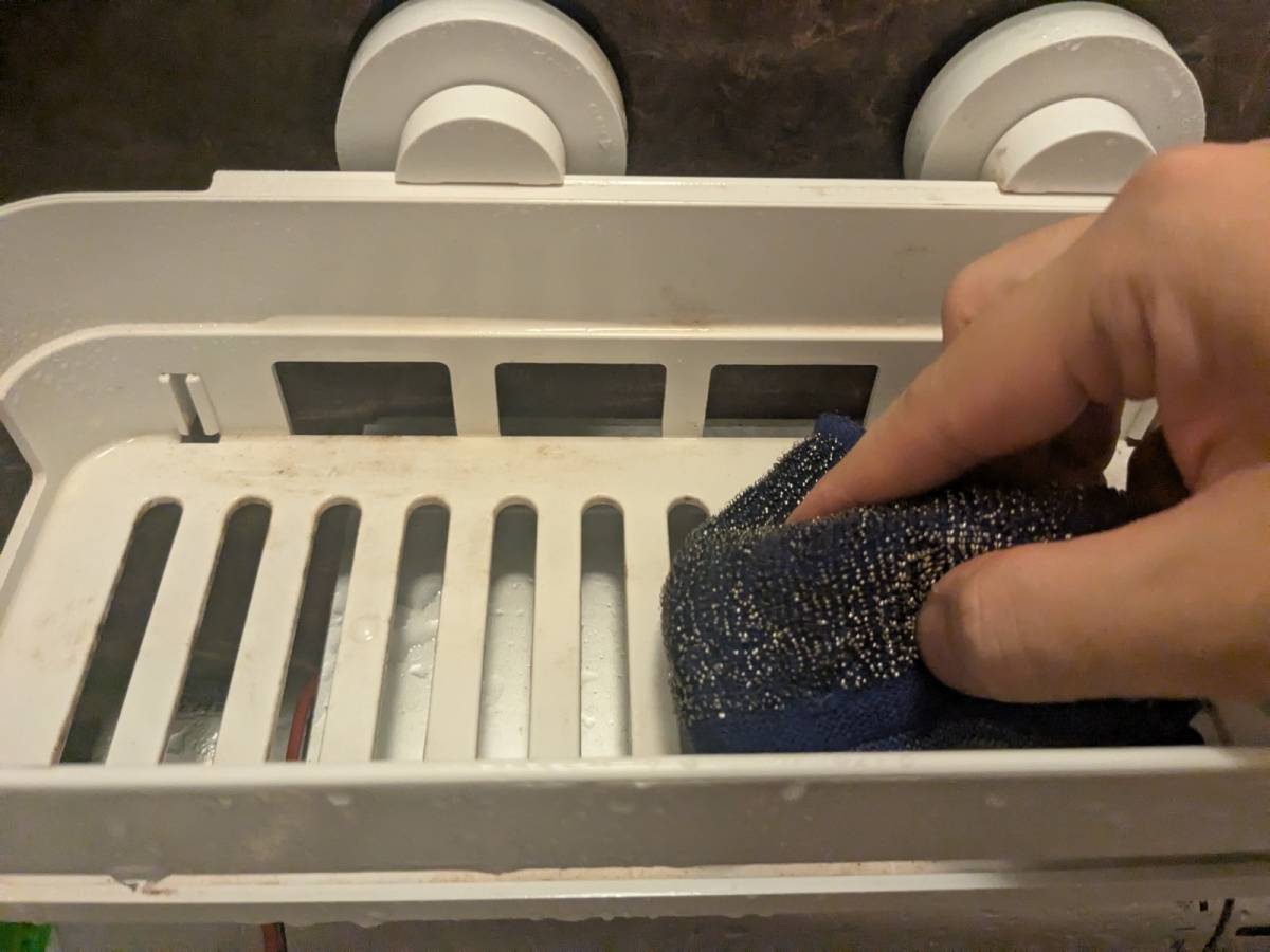 【100均】で買える神アイテム！【コゲ取りスポンジ】を使って気になるお風呂場を徹底掃除してみました！！