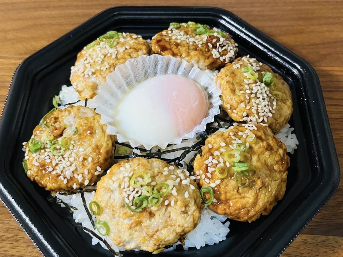 大きめのつくねがなんと6個も！