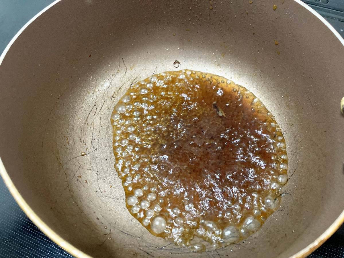 ごぼうの漬物の調味液を火にかける