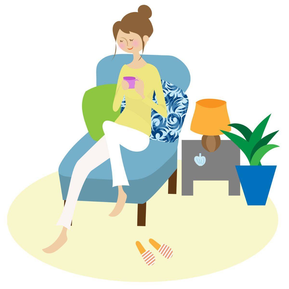 部屋でくつろぐ女性