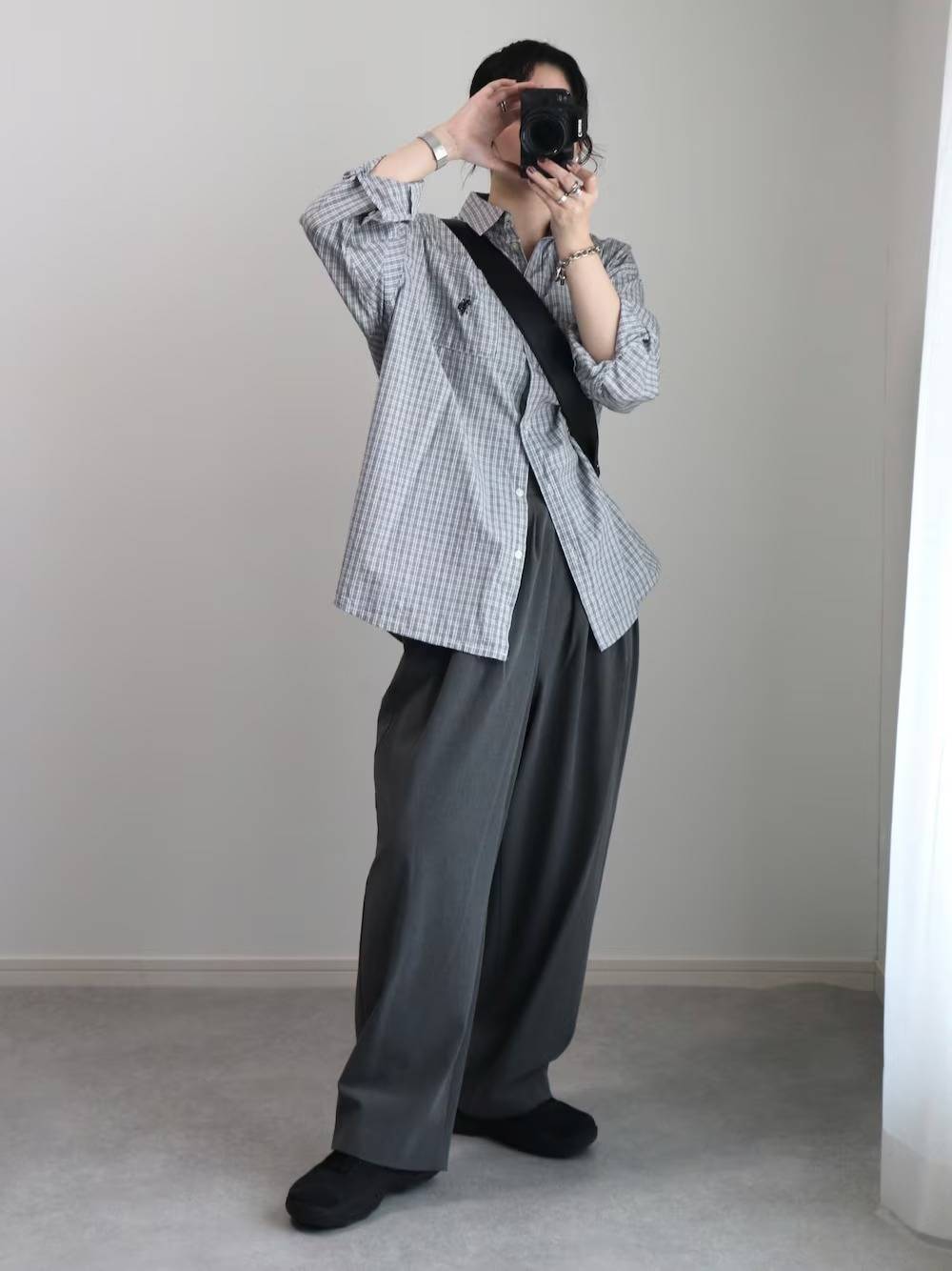 グレーのワントーンコーデ