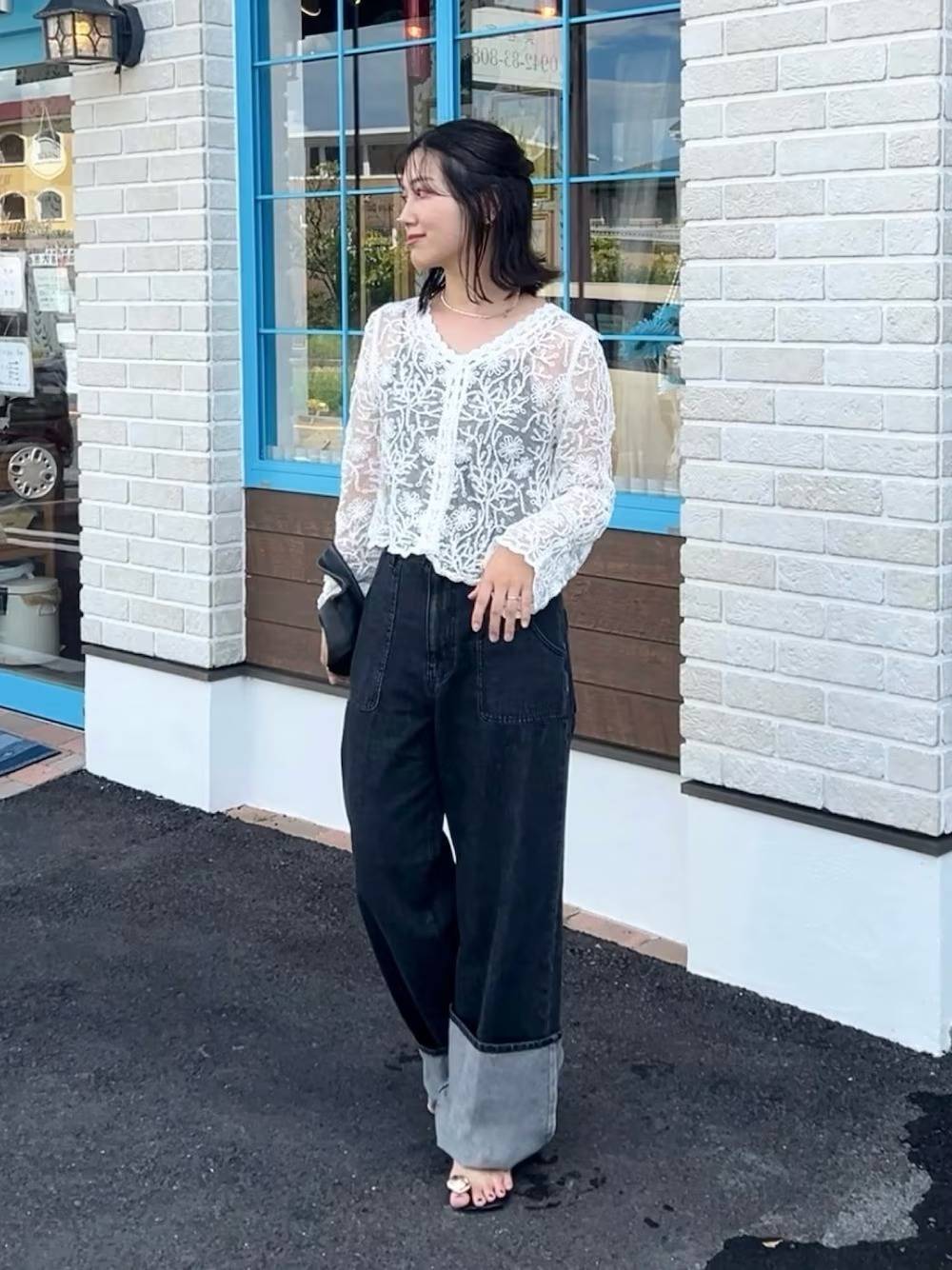 レースカーディガン×デニムパンツ