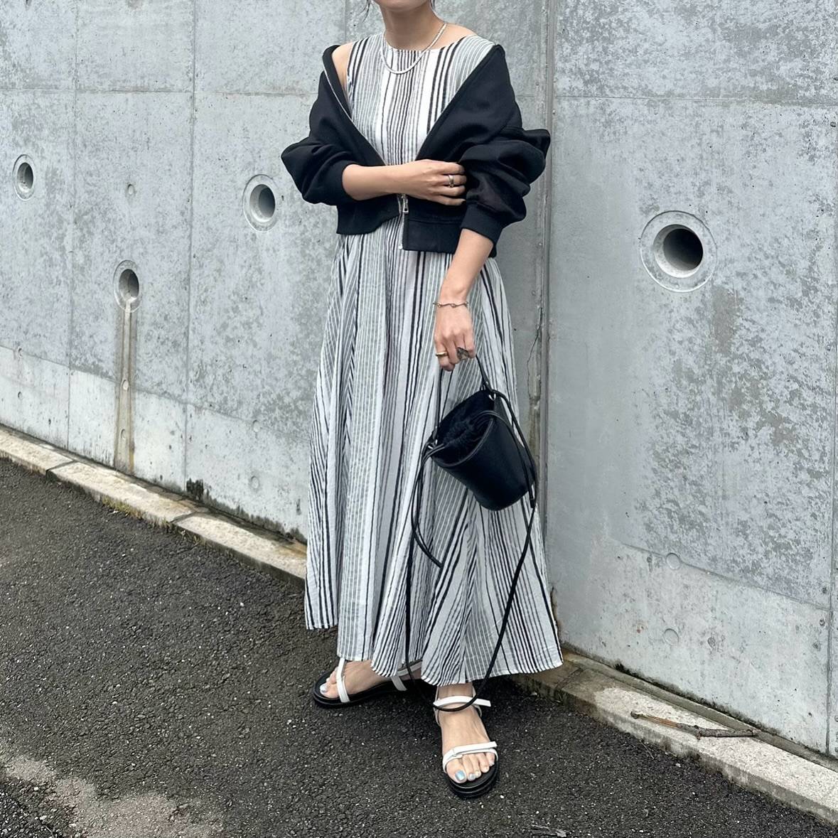 ワンピースの上にゆるっと羽織る♡