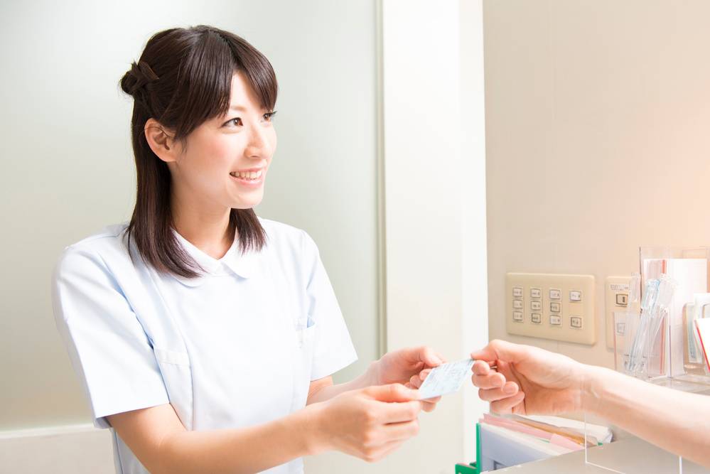 病院の受付