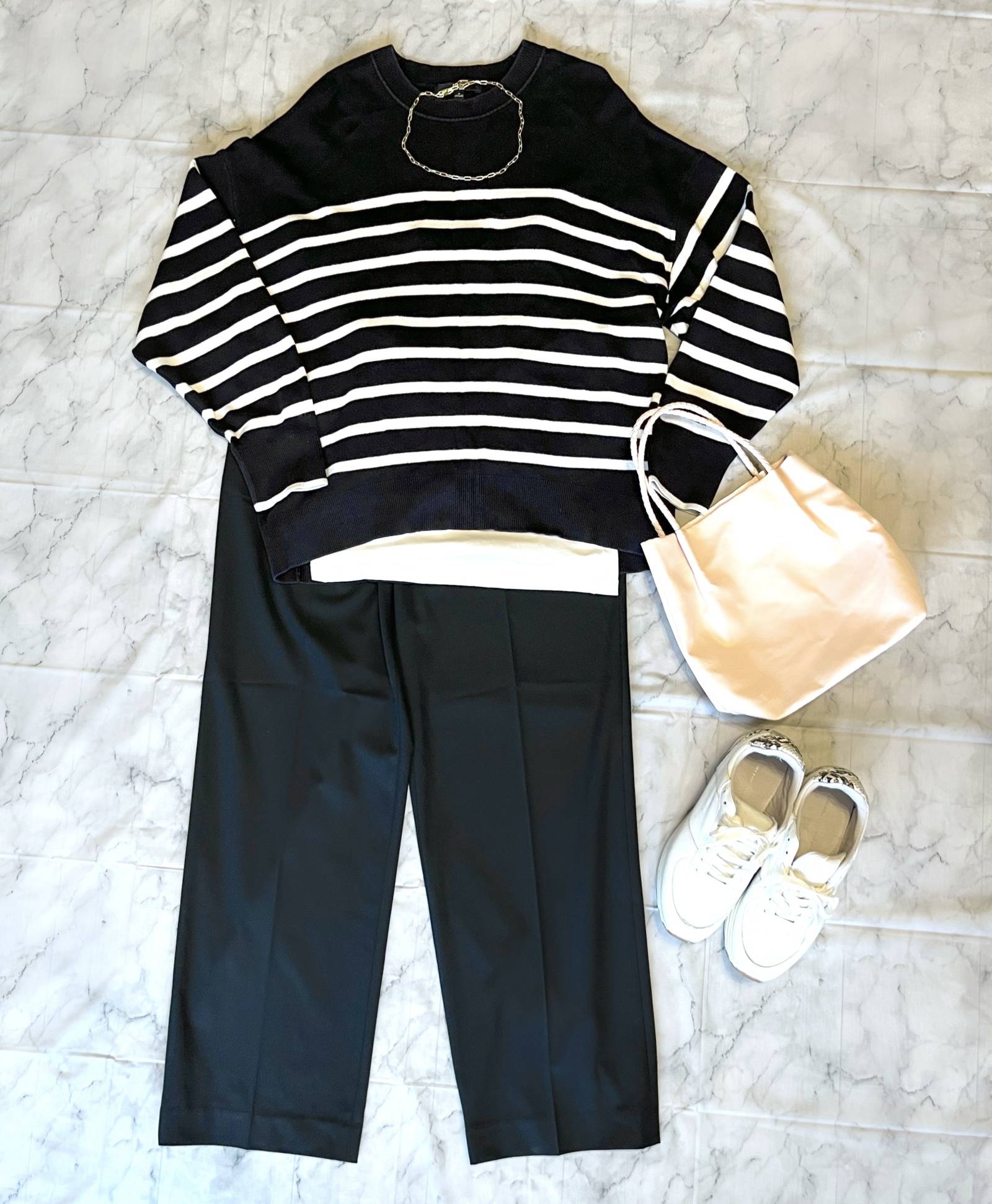 UNIQLOタックワイドパンツコーデ