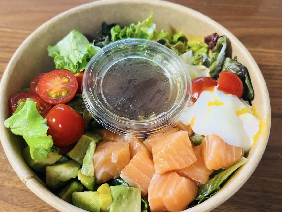 付属のドレッシングを和えていただきます!