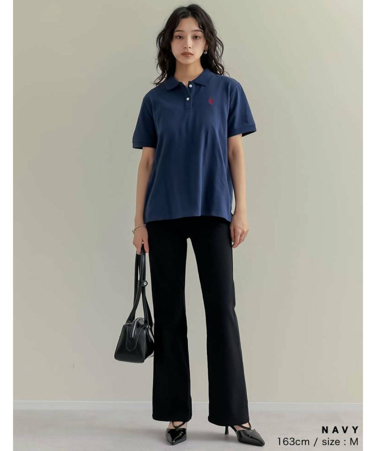 紺のポロシャツコーデ