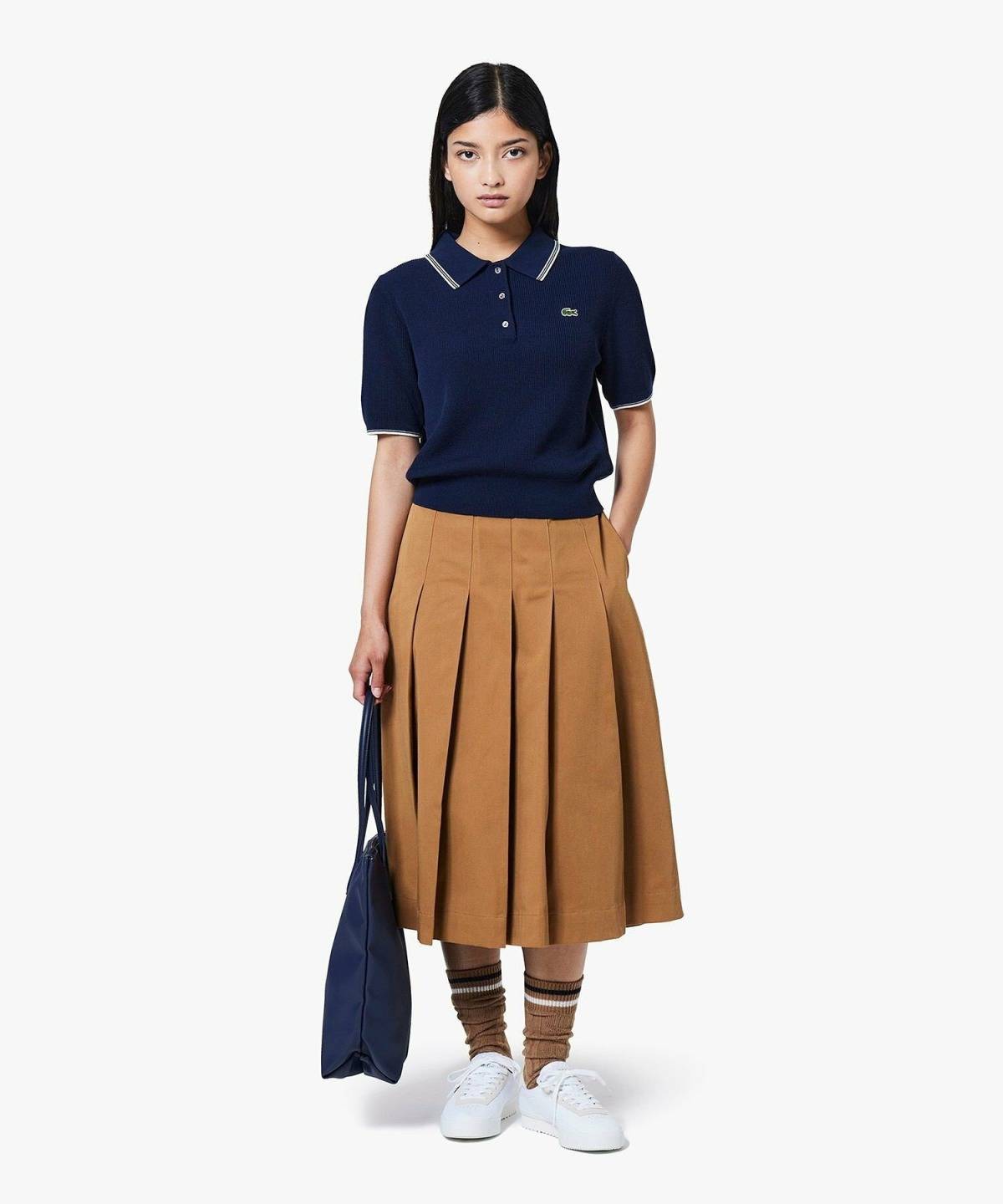 紺のポロシャツコーデ