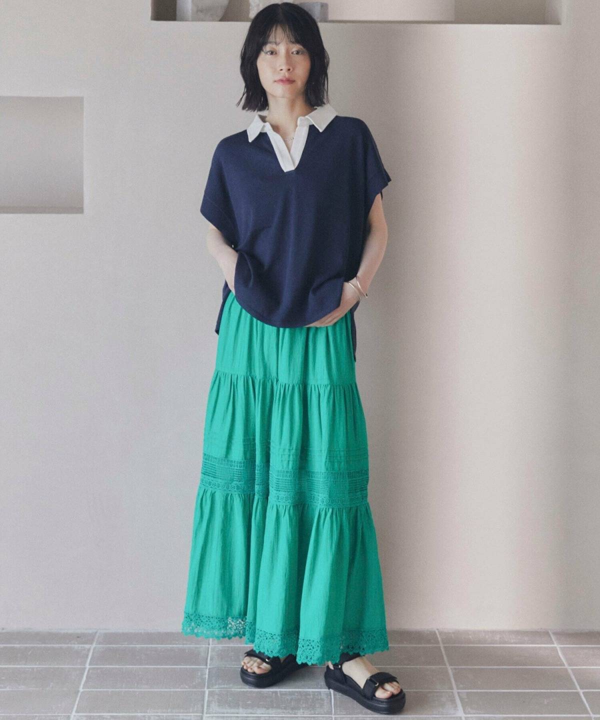 紺のポロシャツコーデ