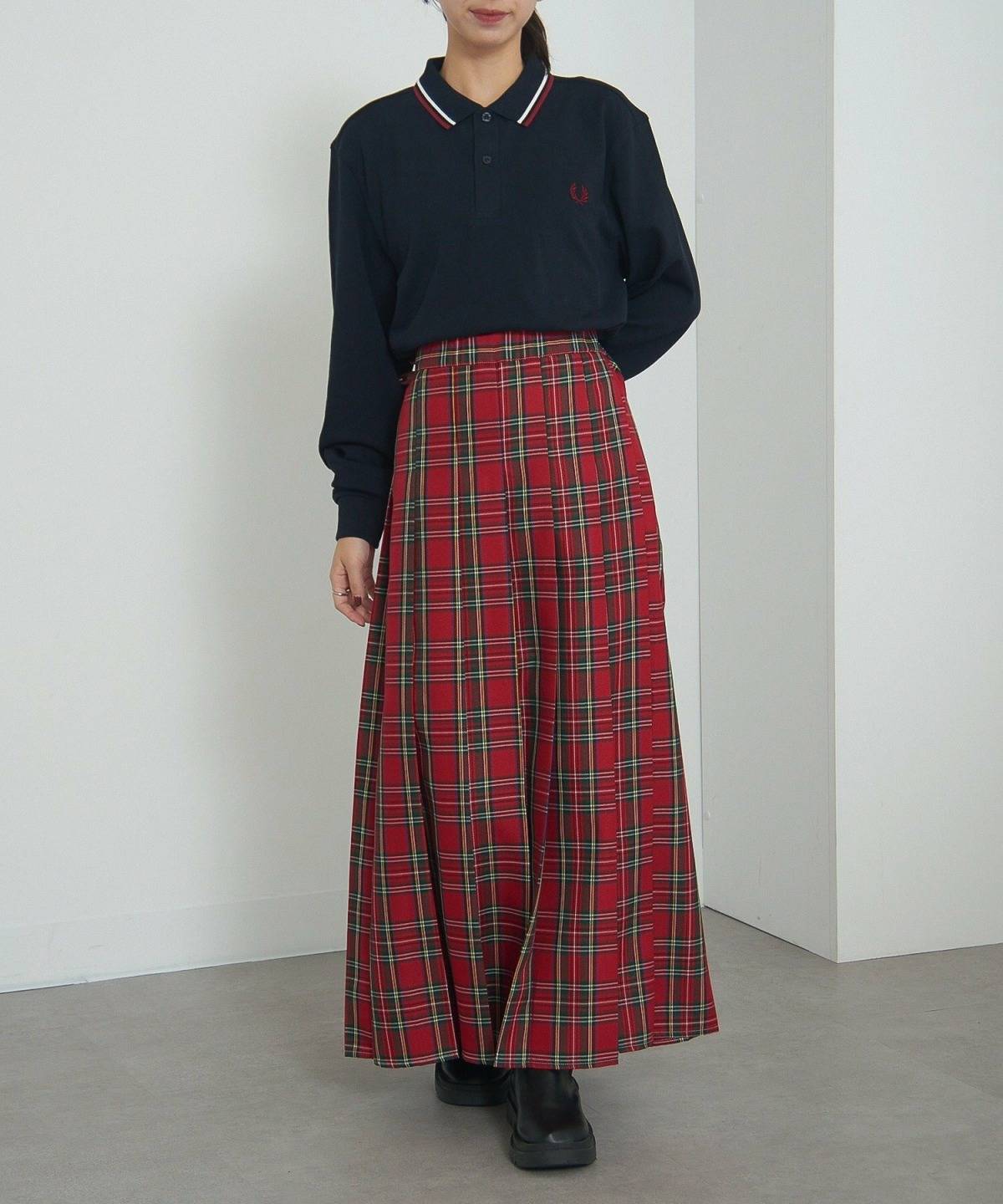 紺のポロシャツコーデ