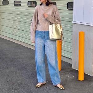 【2025年11月】最高にセンスいい……！50代向け秋のデニムパンツコーデ5選