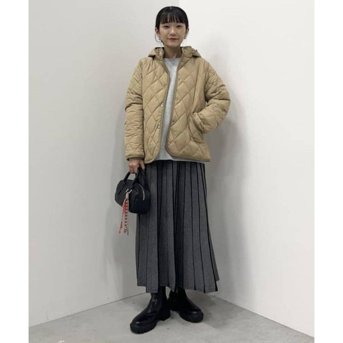 BEAMS HEART フード キルティング ブルゾン 着用画像