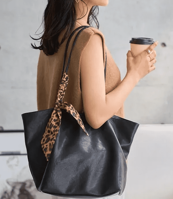 神戸レタス スカーフ付きフェイクレザートートバッグ