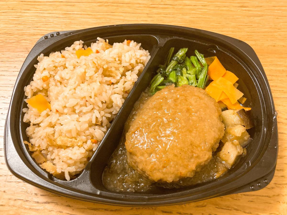 電子レンジで加熱すると完成！