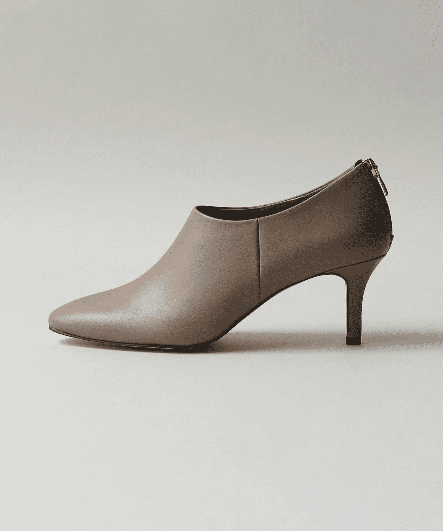 UNITED ARROWS LTD. OUTLET バックジップブーティ ショートブーツ65↓↑