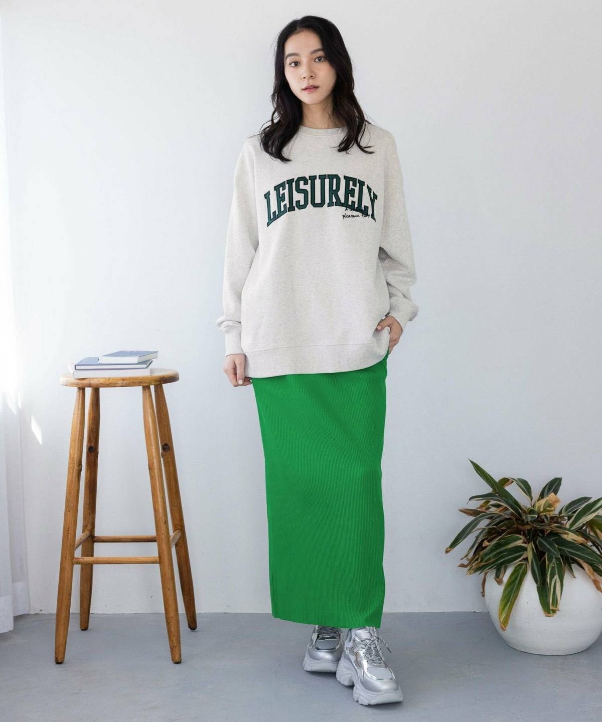 緑のスカートコーデ