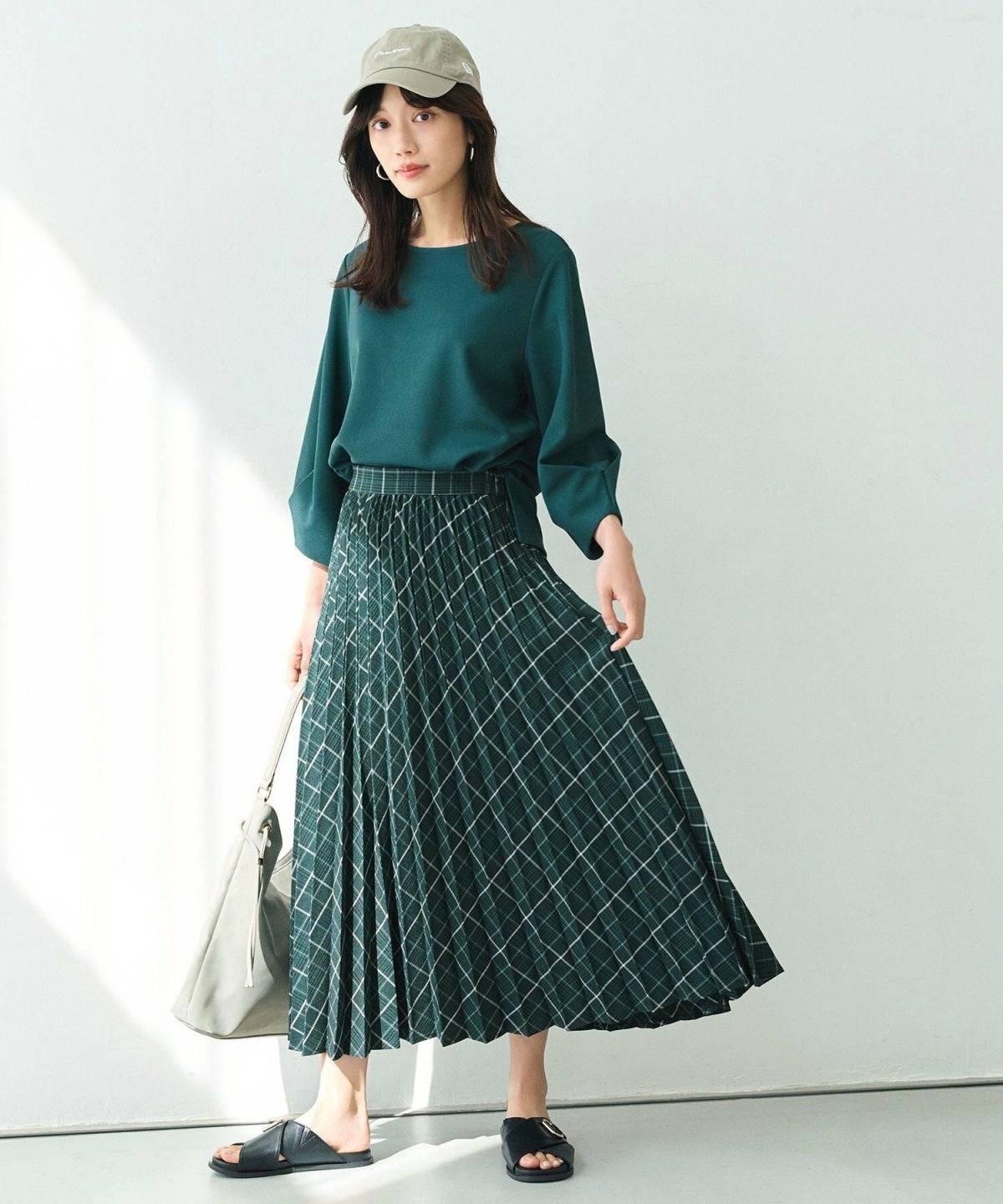 緑のスカートコーデ