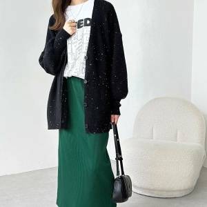 「緑のスカート」でおしゃれを格上げ！お手本にしたい大人女子コーデ