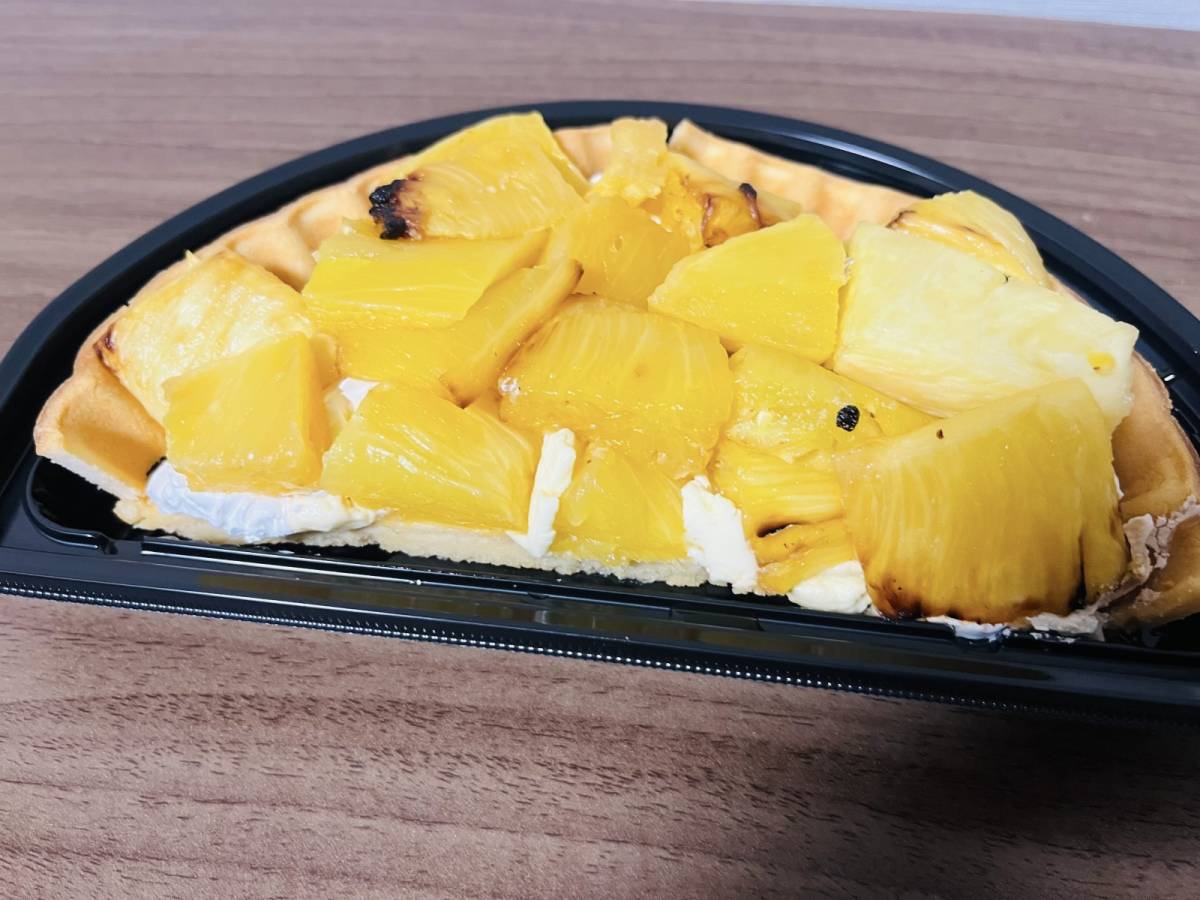 パイナップルが贅沢にのってる♪