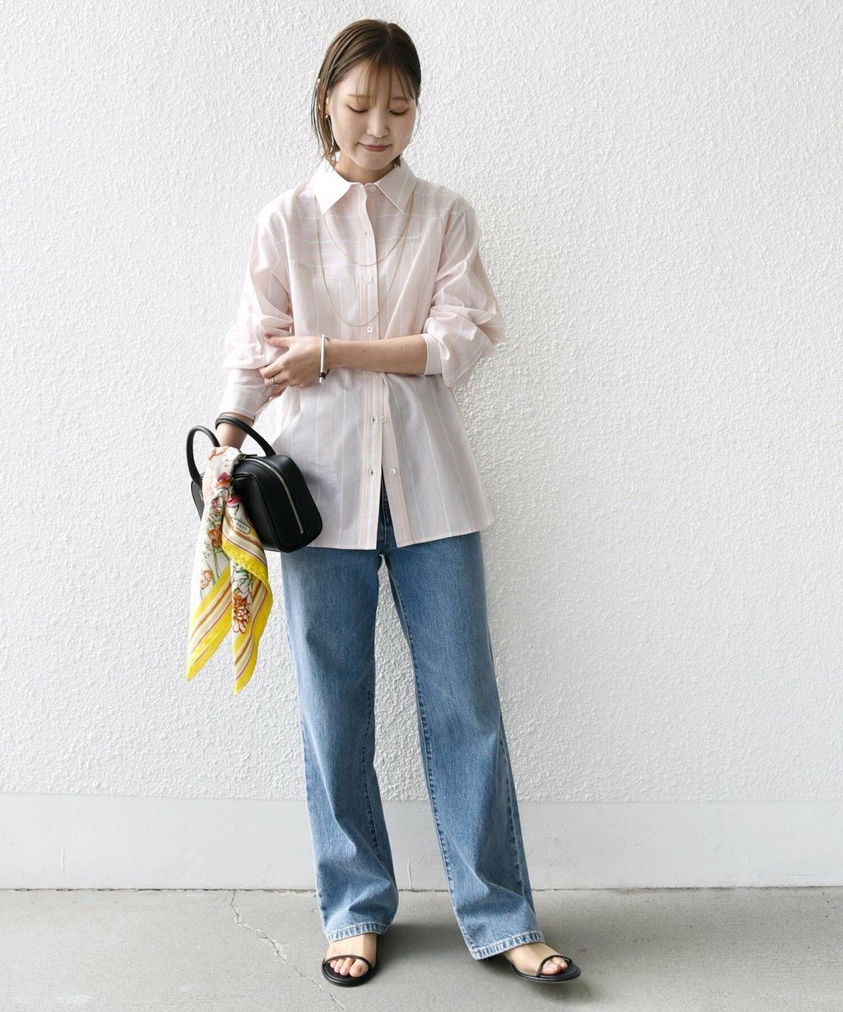 ストライプシャツレディースコーデ